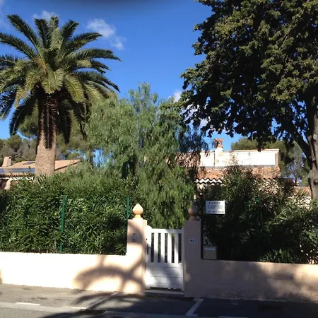 Nyaraló Jfm *